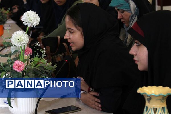 همایش بزرگداشت حافظ شیرازی در اداره آموزش و پرورش کهریزک