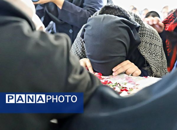 میزبانی هنرجویان هنرستان دکتر حسابی شهر محلات از پیکر شهید گمنام دفاع مقدس 