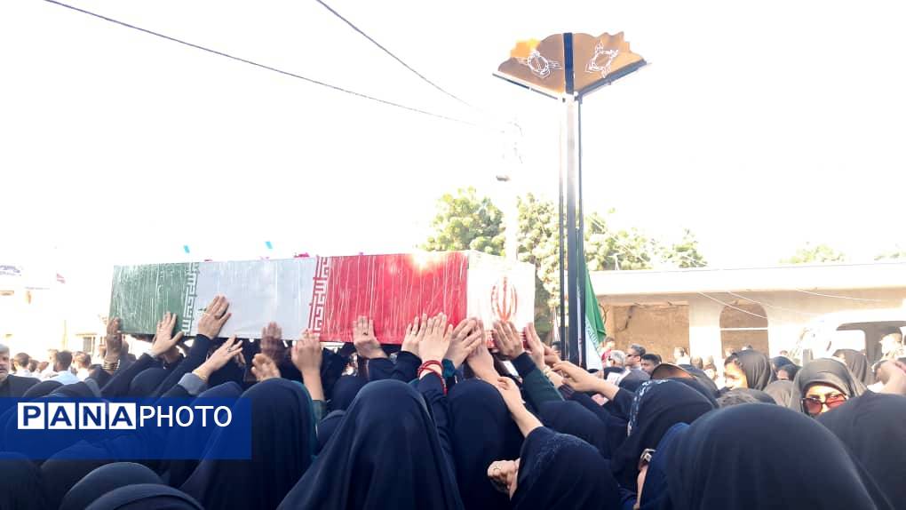 تشییع باشکوه شهید گمنام با بدرقه پرشور دانش‌آموزان