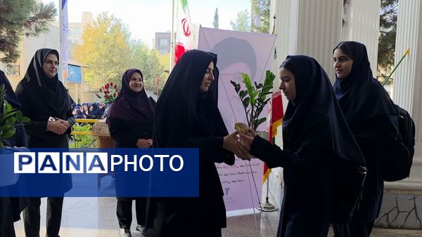 آغاز سال تحصیلی جدید با شعار "توسعه عدالت برای ایران برای مدرسه"