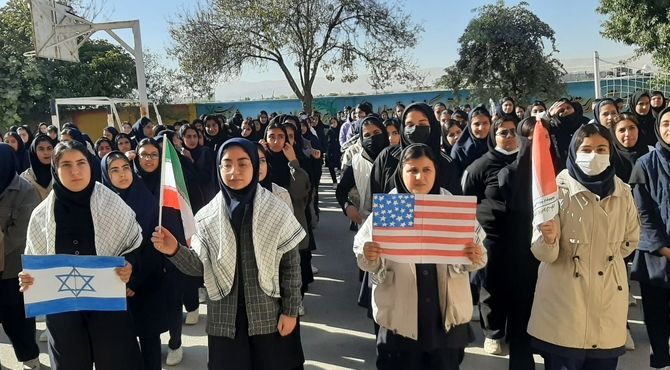 ۱۳ آبان در مدارس کرمانشاه 