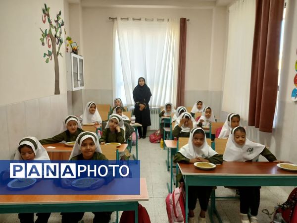 عزاداری به مناسبت شهادت حضرت زهرا (س) در دبستان حضرت زینب(س) مروست 