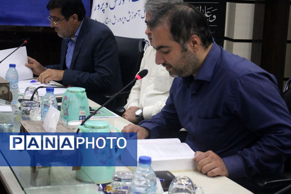 نشست ستاد استانی انتخابات دوازدهمین دوره مجلس دانش‌آموزی استان بوشهر