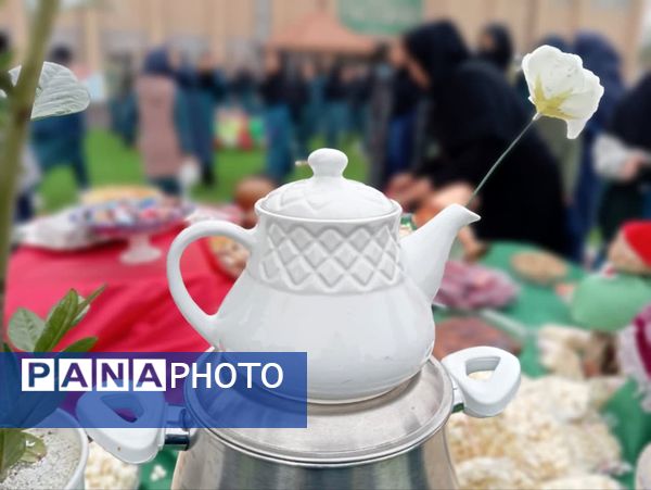 برگزاری جشن شب یلدا در دبیرستان دخترانه امام خمینی (ره)