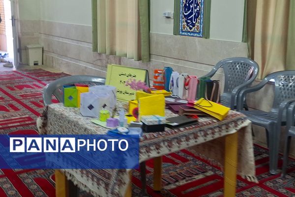 نمایشگاه آثار مسابقات جشنواره فرهنگی هنری امید فردا 