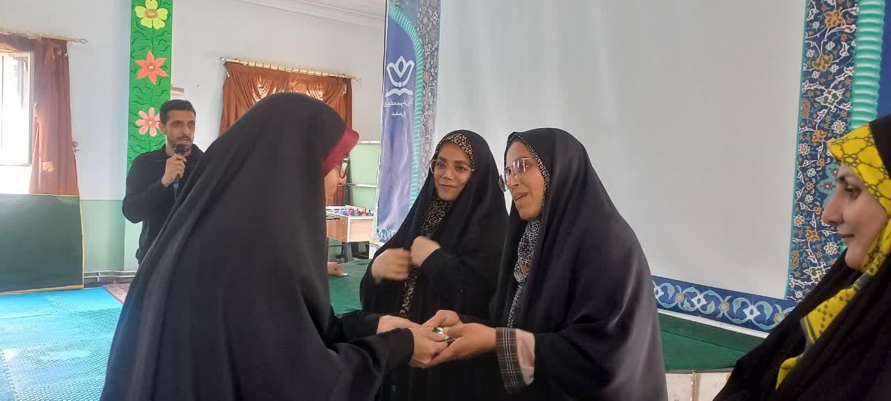 آیین تقدیر از معلمان مرکز دارالقرآن سوادکوه 