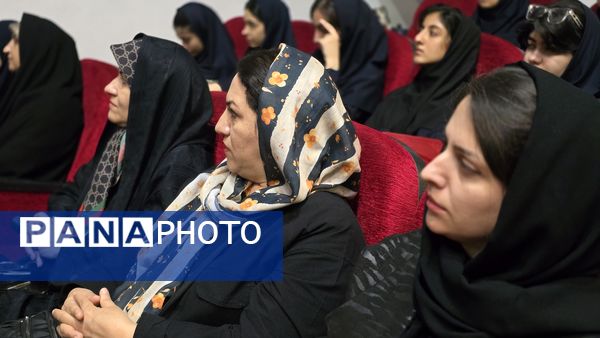 تقدیر و تجلیل از ستارگان درخشان هنرستان هنرهای زیبای اصفهان