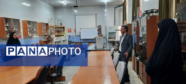 بازدید سرگروه‌های آموزشی از دبیرستان مهشید مصلی نژاد