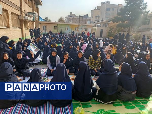 جشنواره صبحانه سالم در دبیرستان علی افشارنژاد ناحیه۶ مشهد
