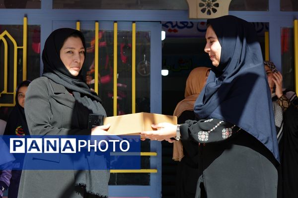 جشن میلاد حضرت زینب(س) با حضور مادر پرستار در دبستان علویان بهارستاندو