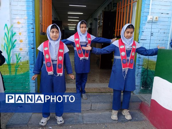 مراسم صبحگاهی در مدرسه دخترانه بنت الهدی صدر۲ 