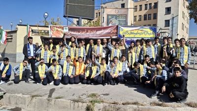 حضور حماسی دانش‌آموزان شهرکرد در راهپیمایی ۱۳ آبان