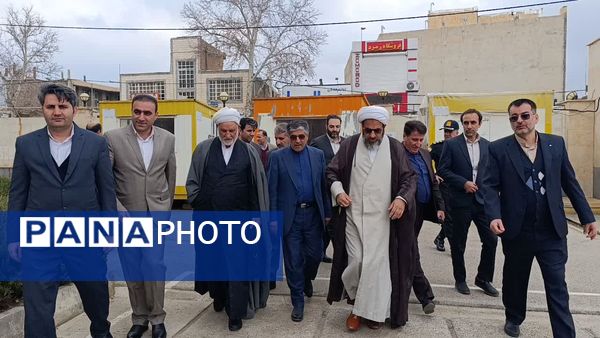 بازدید میدانی دادستان انتظامی قضات در کوهدشت و دیدار با کارکنان و خانواده شهدا