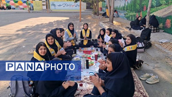 پیشتازان سلامت و نشاط در اردوی دبیرستان شهید مدرس 