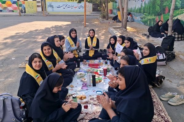 پیشتازان سلامت و نشاط در اردوی دبیرستان شهید مدرس 