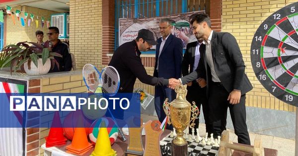 المپیاد ورزشی درون مدرسه‌ای در آموزشگاه‌ شهید اشرفی اصفهانی