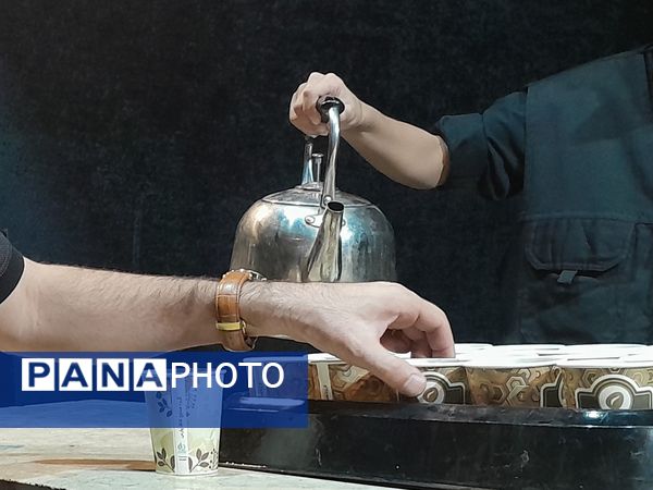 خدمت‌رسانی به زائران دهه آخر ماه صفر در ایستگاه‌های صلواتی موکب‌های مشهد
