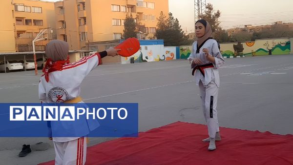 المپیاد ورزشی درون مدرسه ای در دبیرستان نورالهدی ناحیه ۷ مشهد
