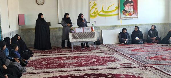 جلسه توانمندسازی والدین پایه هفتم و گفتمان تربیتی- درسی در دبیرستان فیاض کاشمر