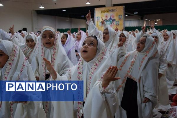 جشن فرشته‌ها در شهر قیامدشت ری یک