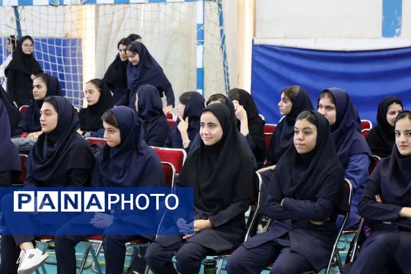 آیین افتتاحیه المپیاد ورزشی درون‌مدرسه‌ای در یزد