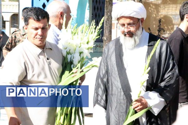 آیین غبارروبی و گلباران مزار شهدا در آستان امامزاده بی‌بی سکینه خاتون (س)
