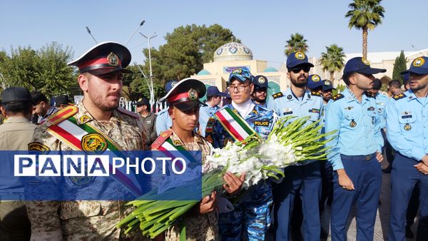 مراسم اولین سالگرد شهادت  سید حسن نصرالله، شهید حاج عباس نیلفروشان و سید هاشم صفی الدین در گلستان شهدا اصفهان 
