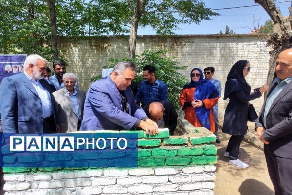آیین خشت‌گذاری هنرستان اطلس روان کارا شهرستان پاکدشت 