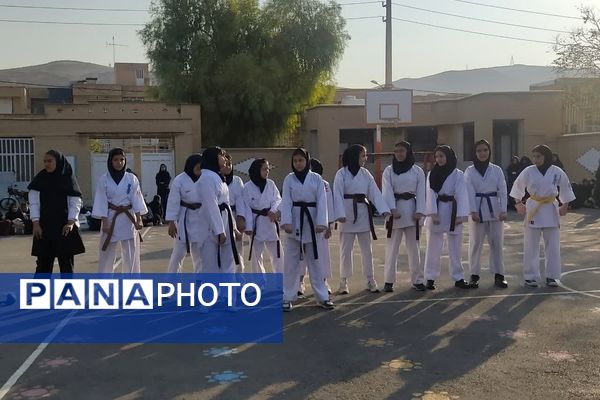 هفته تربیتبدنی در دبیرستان فرشتگان ناحیه ۴شیراز