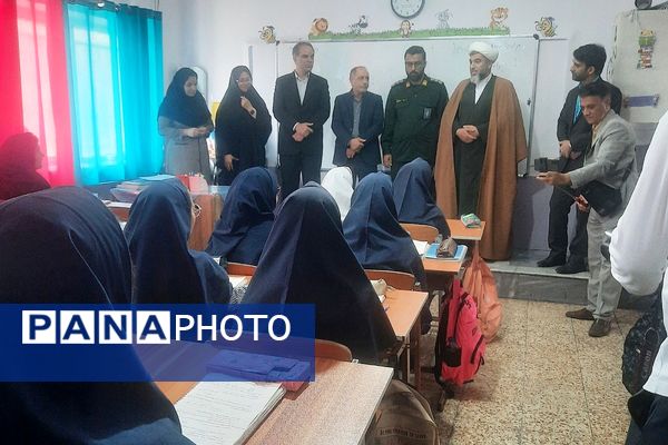 دیدار و تکریم مسئولین شهری با فرهنگیان دبستان ستایش و صابران یک به مناسبت هفته معلم