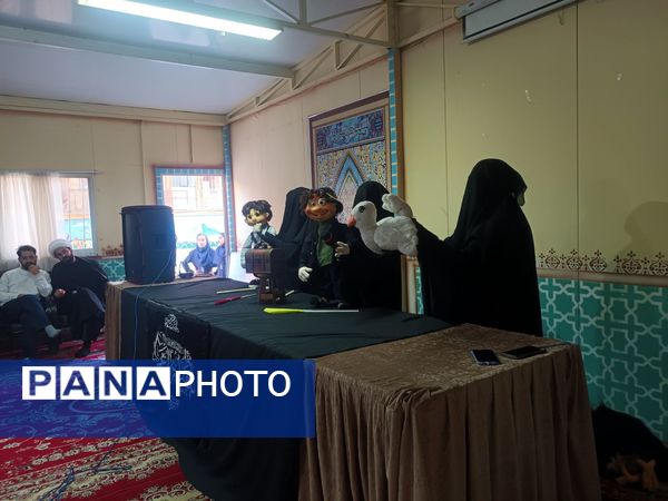 عطر فاطمی در فضای آموزش دبیرستان میرزا جعفر سروقد با برپایی ایستگاه صلواتی 