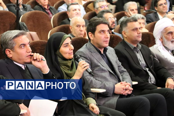  جلسه شورای توسعه و برنامه‌ریزی استان کردستان با حضور وزیر راه و شهرسازی 