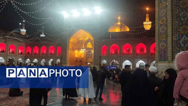 حال و هوای حرم مطهر رضوی در شب شهادت حضرت زهرا (س)