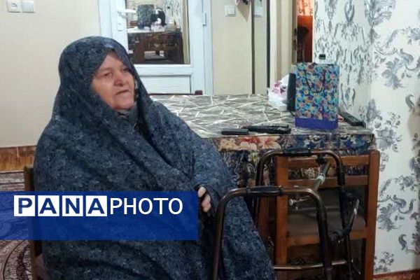 دیدار فرماندار فیروزکوه با خانواده‌های شهدا