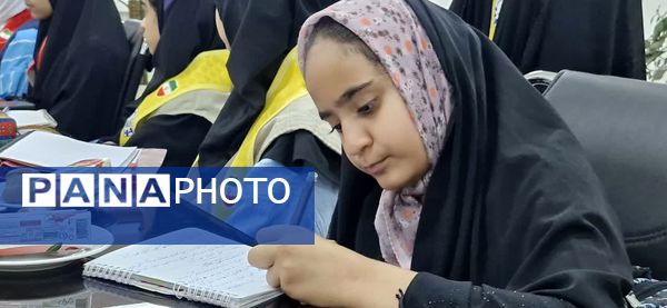 دیدار رئیس سازمان دانش‌آموزی و دانش‌آموزان پیشتاز و خبرنگاران پانا با رئیس سازمان تأمین اجتماعی محمودآباد 