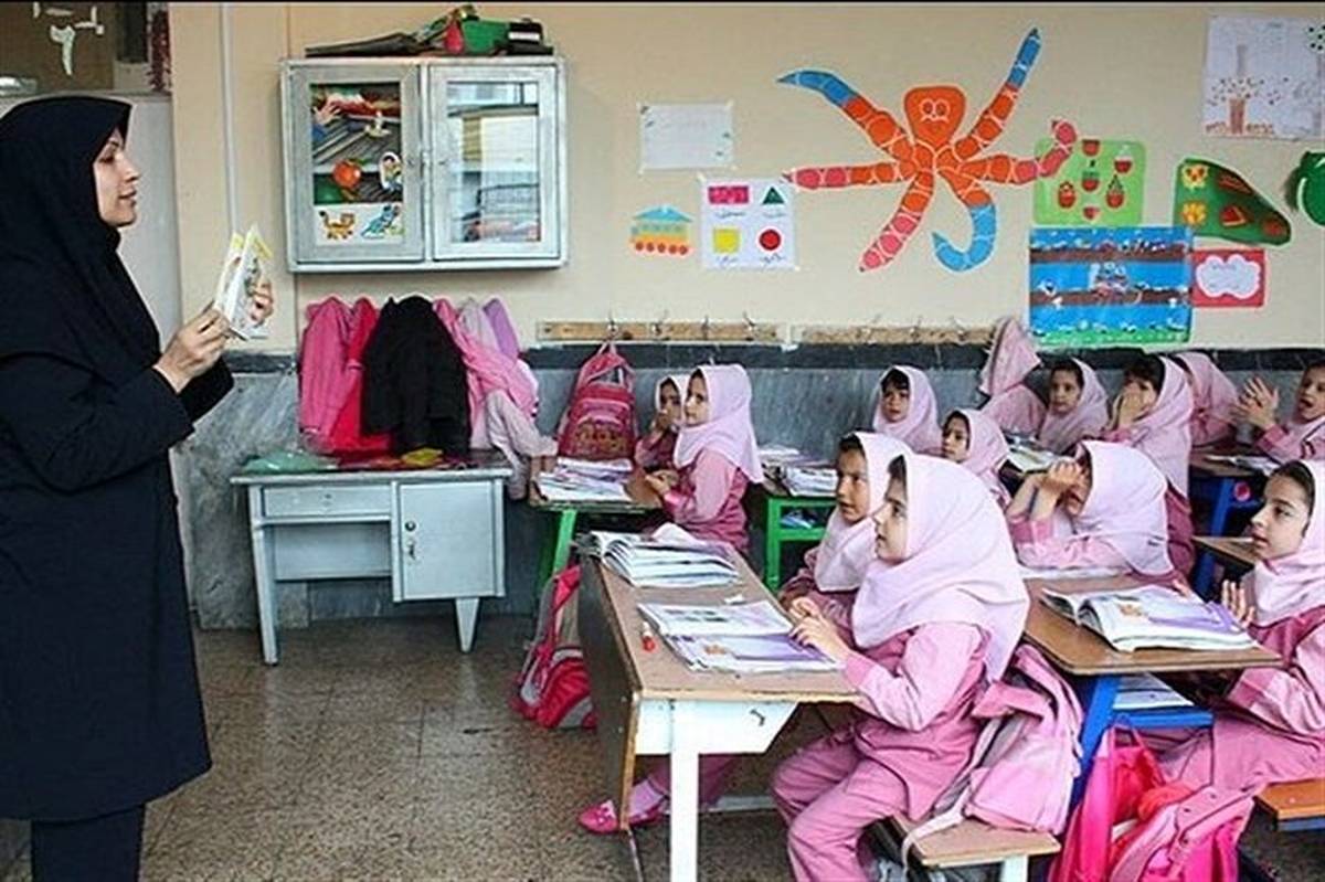 وابستگی دانشآموزان به معلمان، خودآموزی را به چالش میکشد