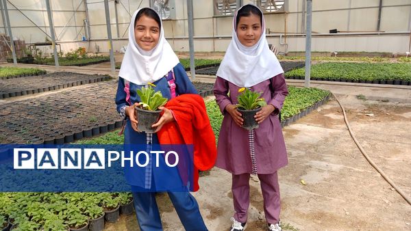 بازدید دانش‌آموزان مدرسه ایران از فضای سبز شهرداری ملارد به مناسبت روز زمین پاک
