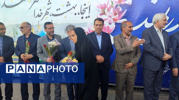 استقبال از برگزیدگان شانزدهمین المپیاد ملی فرش دستباف در مشهد