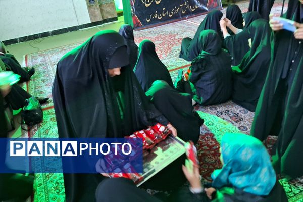 مراسم دهه دوم محرم با حضور فرهنگیان و دانش‌آموزان 
