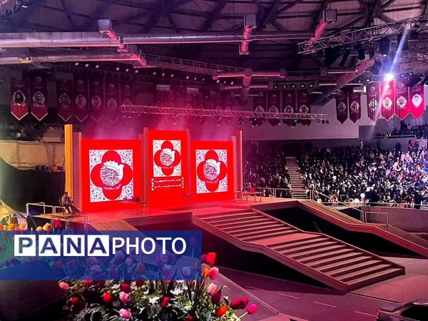 حضور دانش‌آموزان دختر در پنجمین روز کنگره ۵۵۸۰ شهید استان البرز