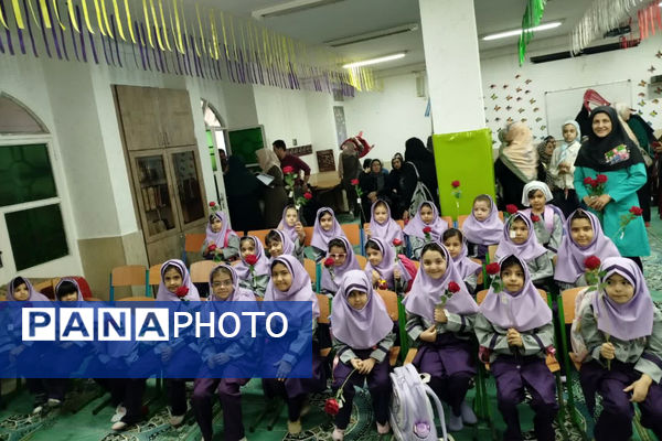 شروعی تازه با جشن شکوفه‌ها در دبستان حاج رحیم خالصی