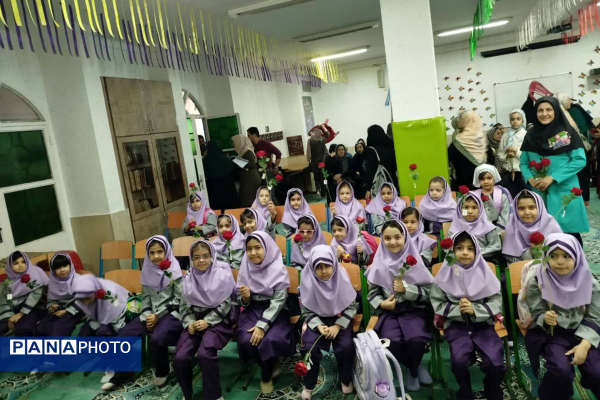 شروعی تازه با جشن شکوفه‌ها در دبستان حاج رحیم خالصی