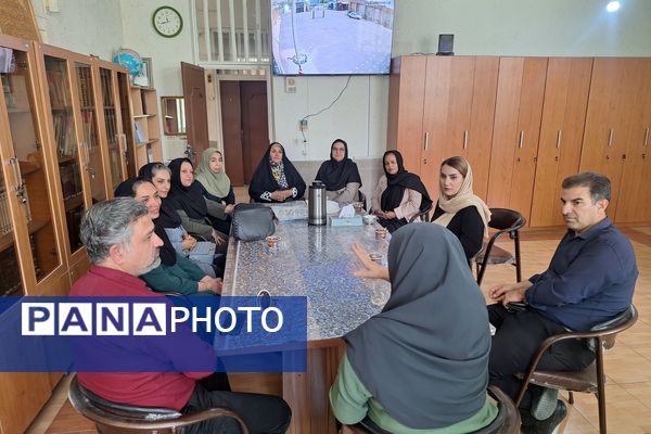 تعامل انجمن اولیا و مربیان در روزهای پایانی سال تحصیلی 
