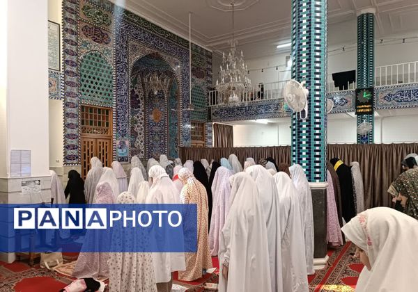 جماعت در اعتکاف دانش‌آموزی، طعم شیرین بندگی