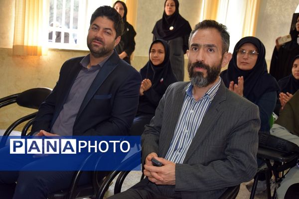 آیین متمرکز استانی انتخابات شورای دانش‌آموزی در دبیرستان شاهد شهید کلانتری ناحیه 1 کرج 