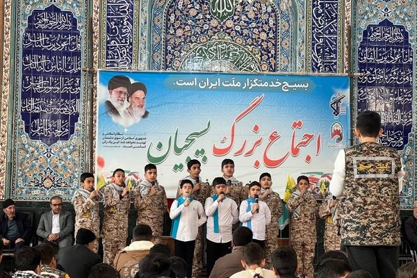 اجتماع بزرگ بسیجیان بخش صوفیان به‌مناسبت هفته بسیج