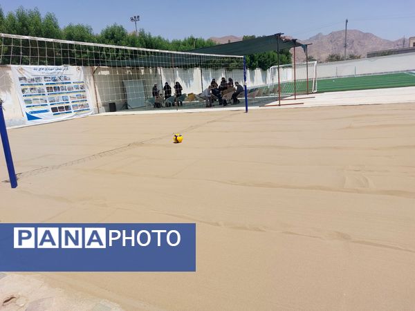 افتتاح زمین‌های فوتسال و بازی کودکان و والیبال پارک بانوان حاجی آباد  