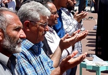 نماز جمعه ای با عطر انتقام از دشمن در کاشمر