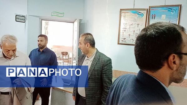 بازدید مشاور وزیر آموزش و پرورش از مدارس آسیب‌دیده کاشمر