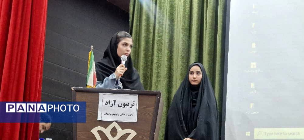 تریبون آزاد فرصتی برای شنیده شدن صدای دانش‌آموزان